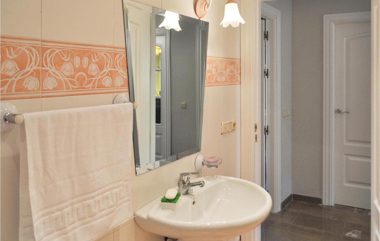 Cozy Home In Olivares With Outdoor Swimming Pool 외부 사진